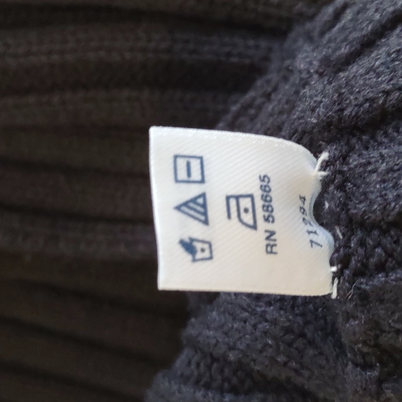 Infinity Black Ribbed Scarf - Picture 5 of 7